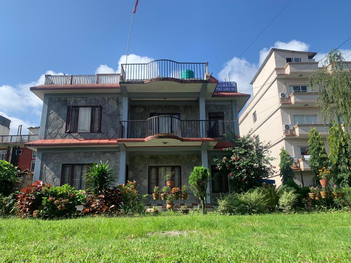 Hotel Peace Ganga Inn Pokhara Esterno foto